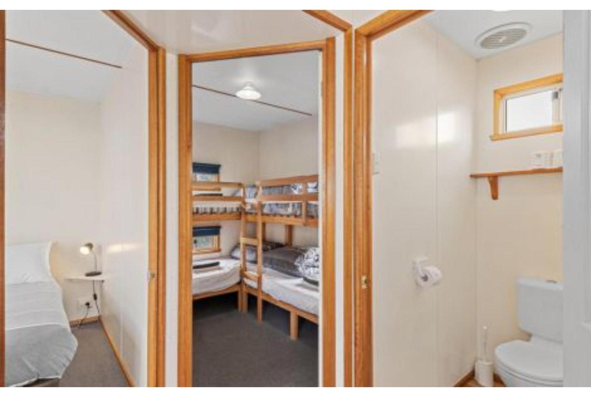 Discovery Parks - Devonport Room photo